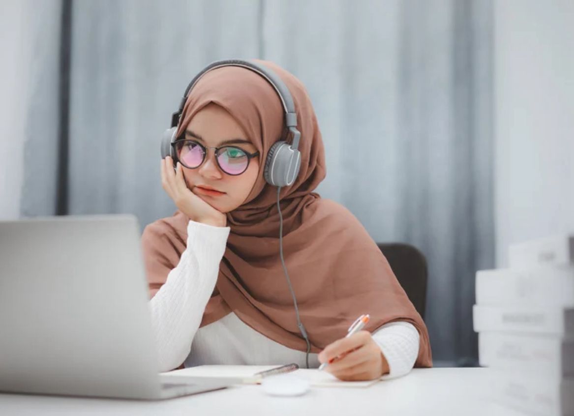 Ahlam Abu Hassan – Primary School Teacher